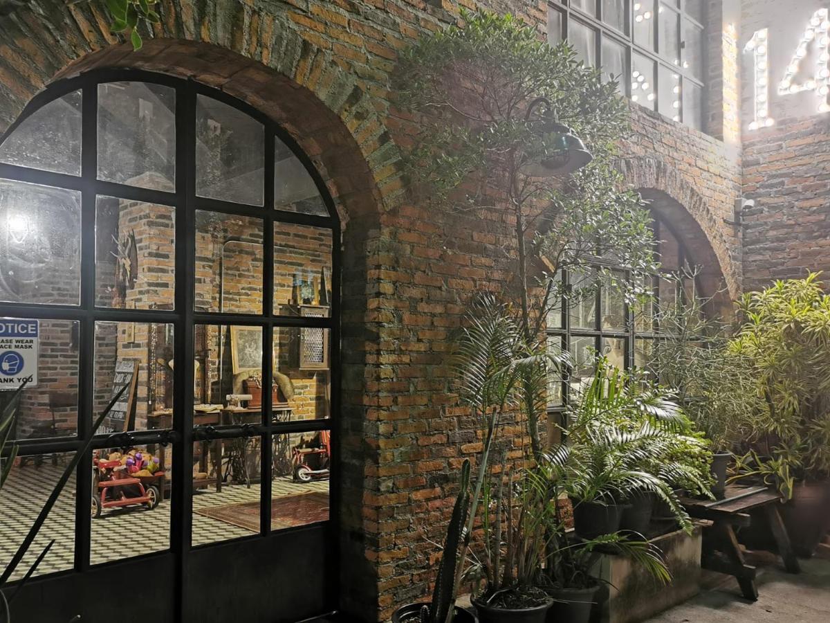 J No.14 Bed & Breakfast Bangkok Exterior photo