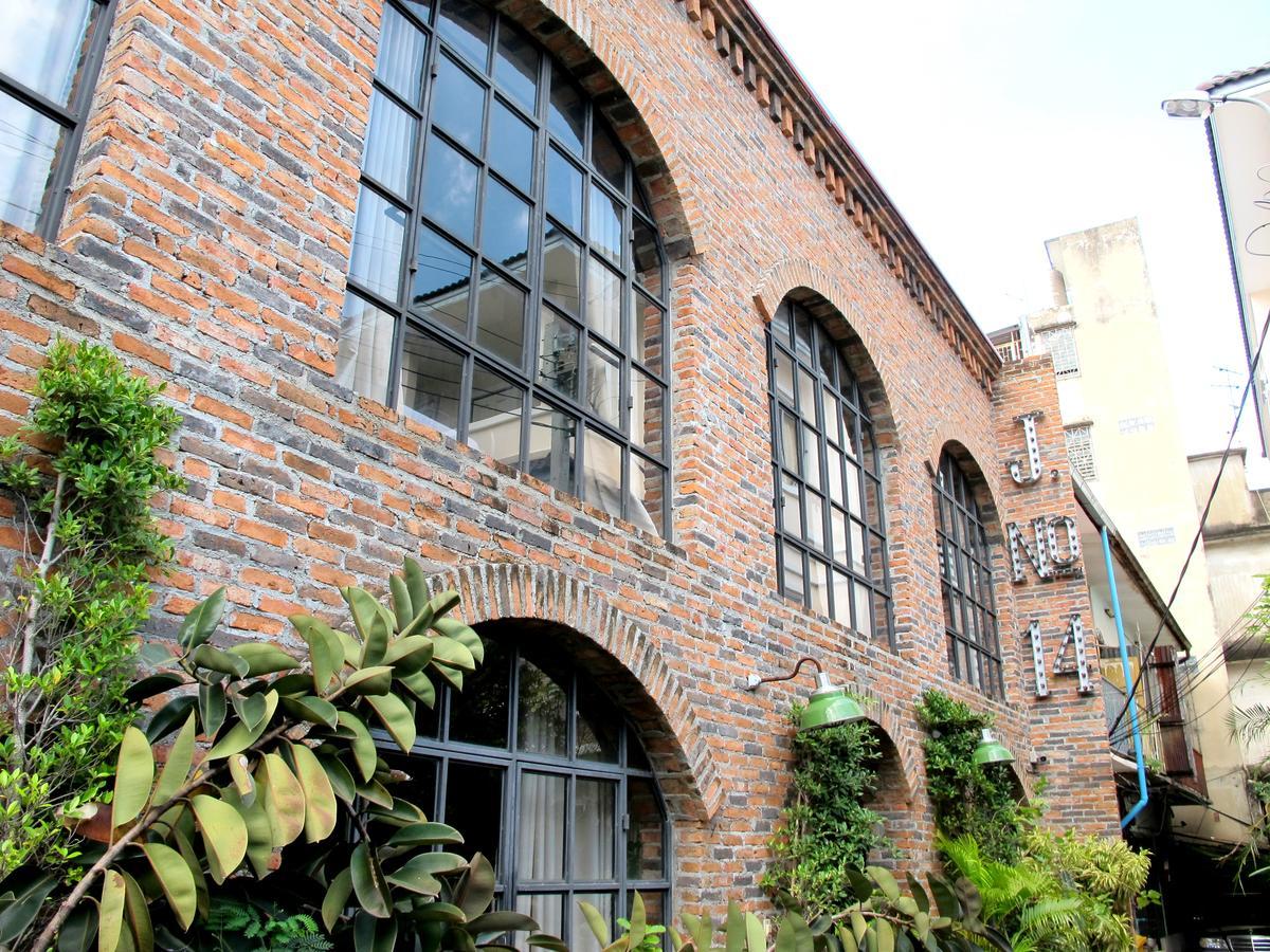 J No.14 Bed & Breakfast Bangkok Exterior photo