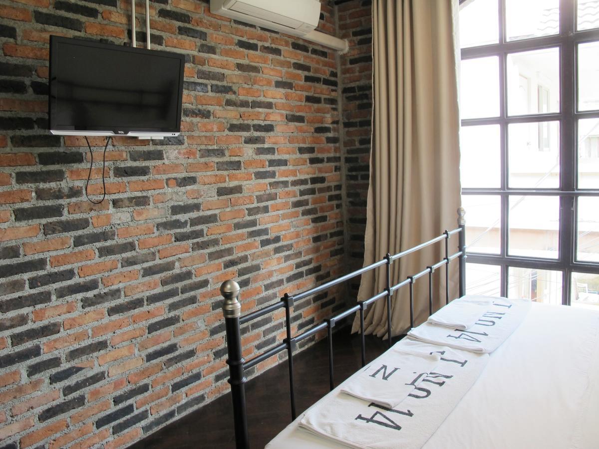 J No.14 Bed & Breakfast Bangkok Exterior photo