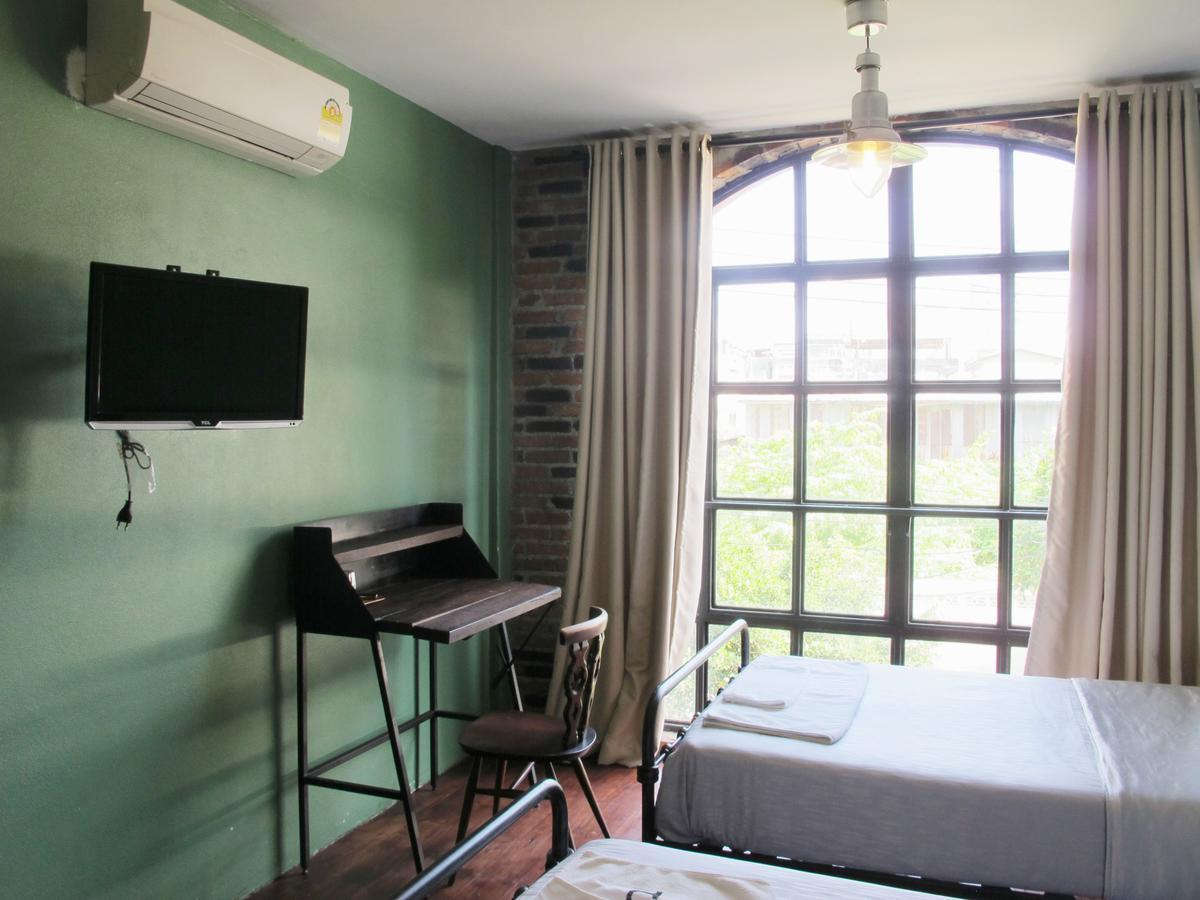 J No.14 Bed & Breakfast Bangkok Exterior photo