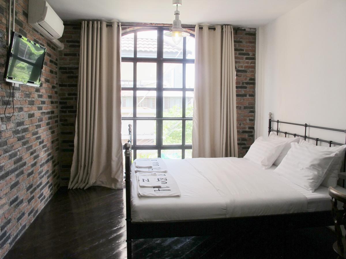 J No.14 Bed & Breakfast Bangkok Exterior photo