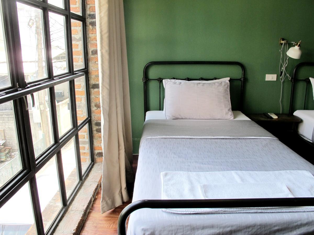 J No.14 Bed & Breakfast Bangkok Exterior photo